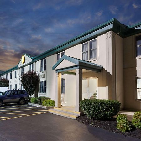 Super 8 By Wyndham Harrisburg Hershey West Экстерьер фото