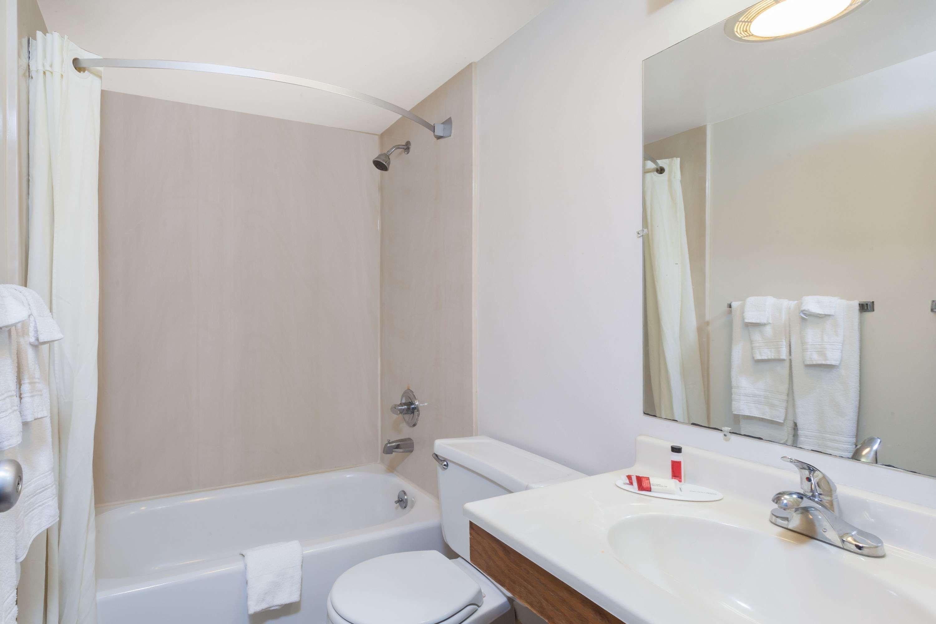Super 8 By Wyndham Harrisburg Hershey West Экстерьер фото