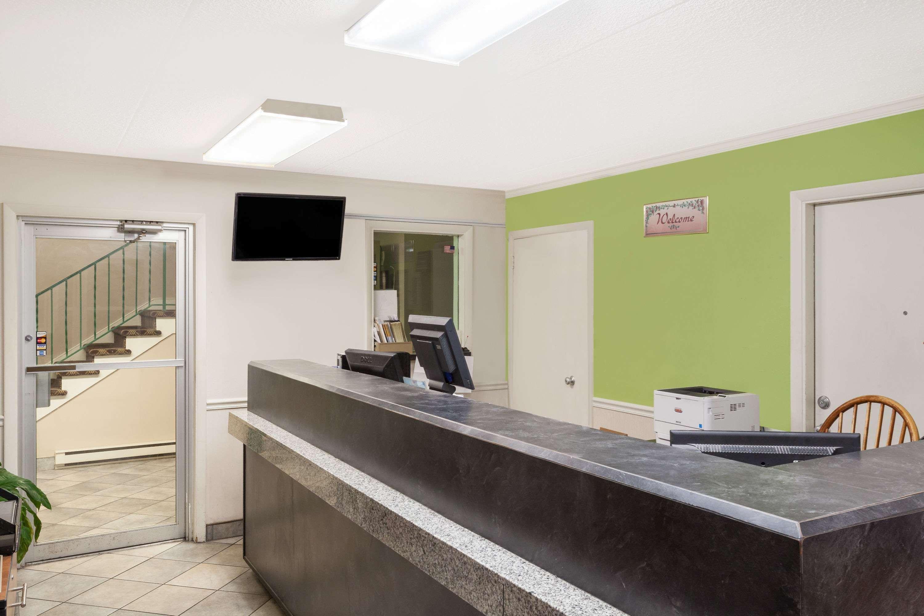 Super 8 By Wyndham Harrisburg Hershey West Экстерьер фото