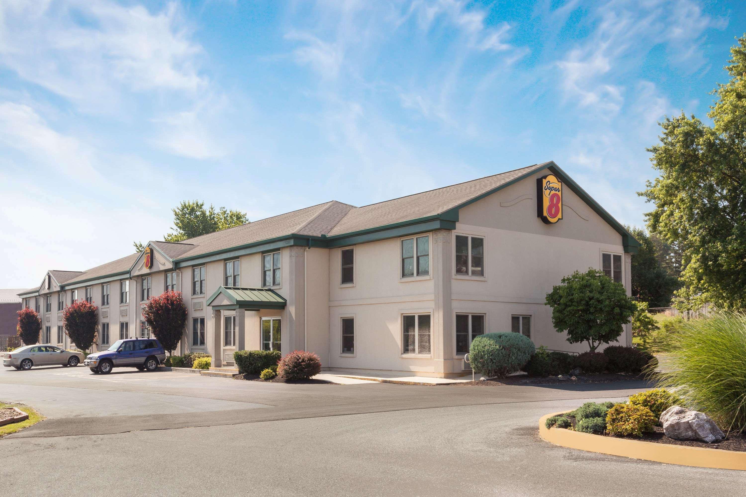 Super 8 By Wyndham Harrisburg Hershey West Экстерьер фото